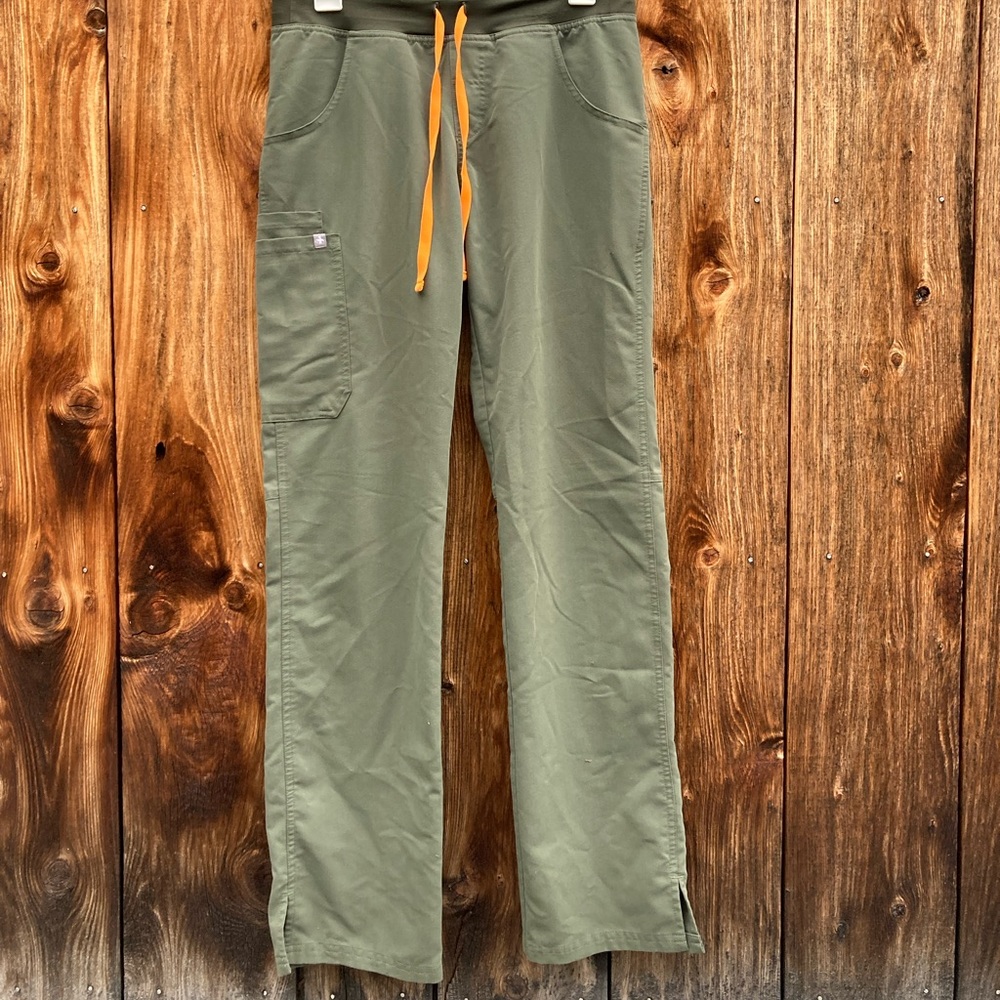 Women’s Figs Kade Cargo small / tall